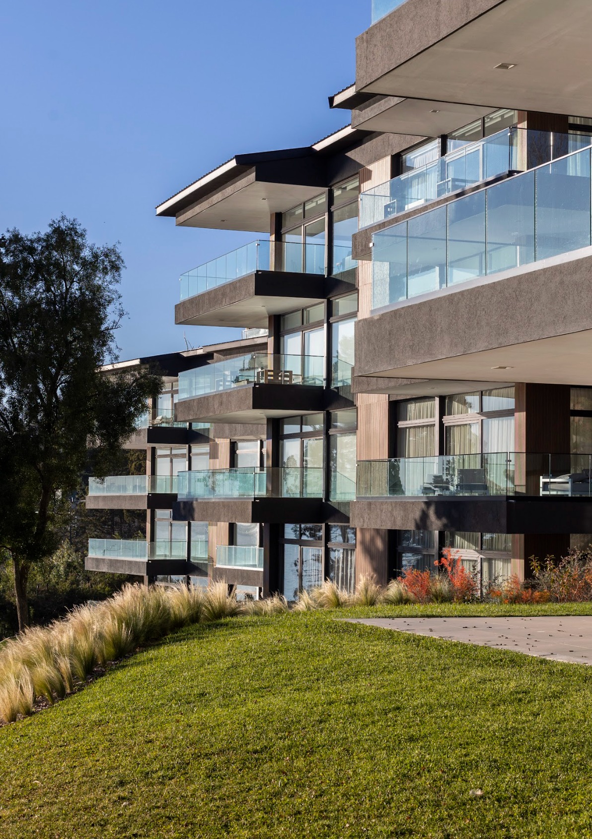 CONSTRUCCIONES DE ALTA GAMA